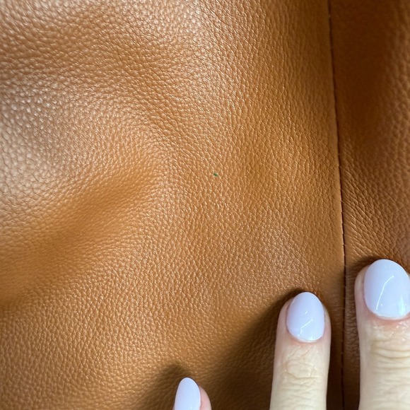 Vince Camuto Dario Leather Shoulder Bag Purse Pleated Interior Pockets Brown - Picture 14 of 16